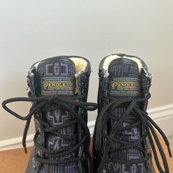 Pendleton Woolen Mills Duck Boots Sherpa Lined Womens Size 8 - Picture 2 of 6